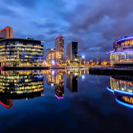 Hallsphere - Stunning Apartment Salford Quays Манчестер Екстер'єр фото