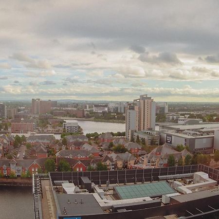 Hallsphere - Stunning Apartment Salford Quays Манчестер Екстер'єр фото