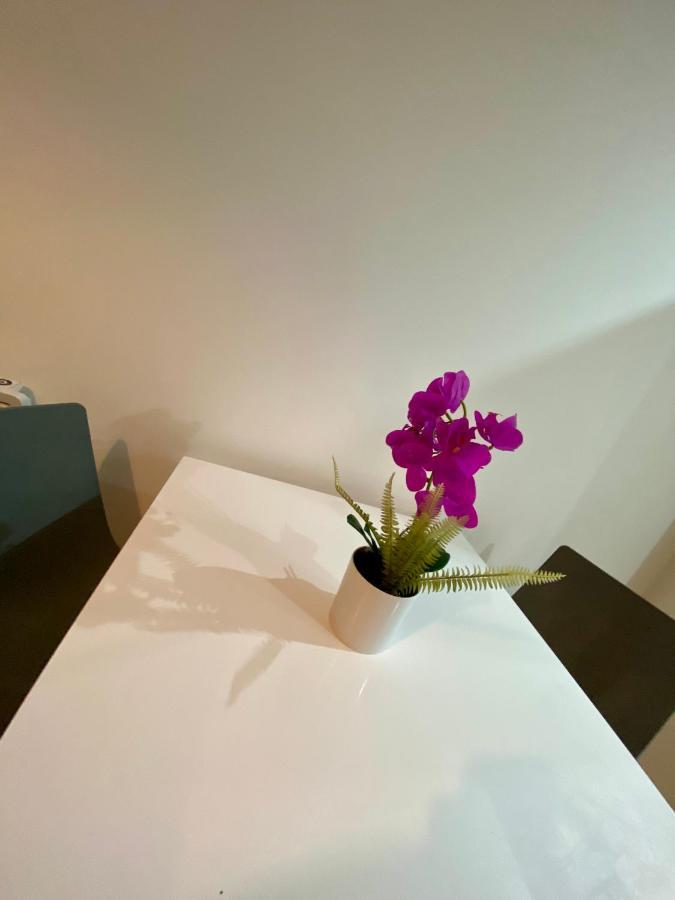 Hallsphere - Stunning Apartment Salford Quays Манчестер Екстер'єр фото