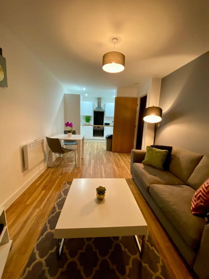 Hallsphere - Stunning Apartment Salford Quays Манчестер Екстер'єр фото