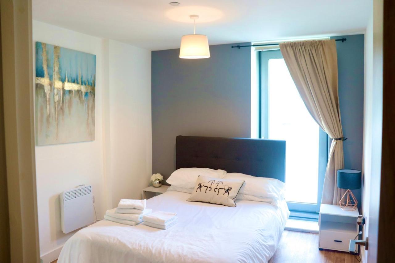 Hallsphere - Stunning Apartment Salford Quays Манчестер Екстер'єр фото