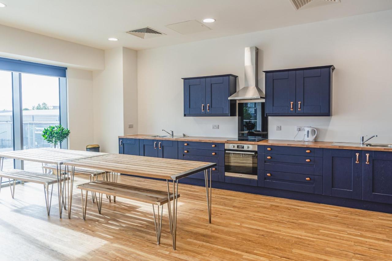 Hallsphere - Stunning Apartment Salford Quays Манчестер Екстер'єр фото