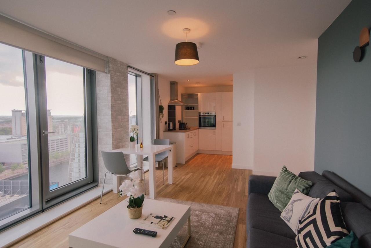 Hallsphere - Stunning Apartment Salford Quays Манчестер Екстер'єр фото