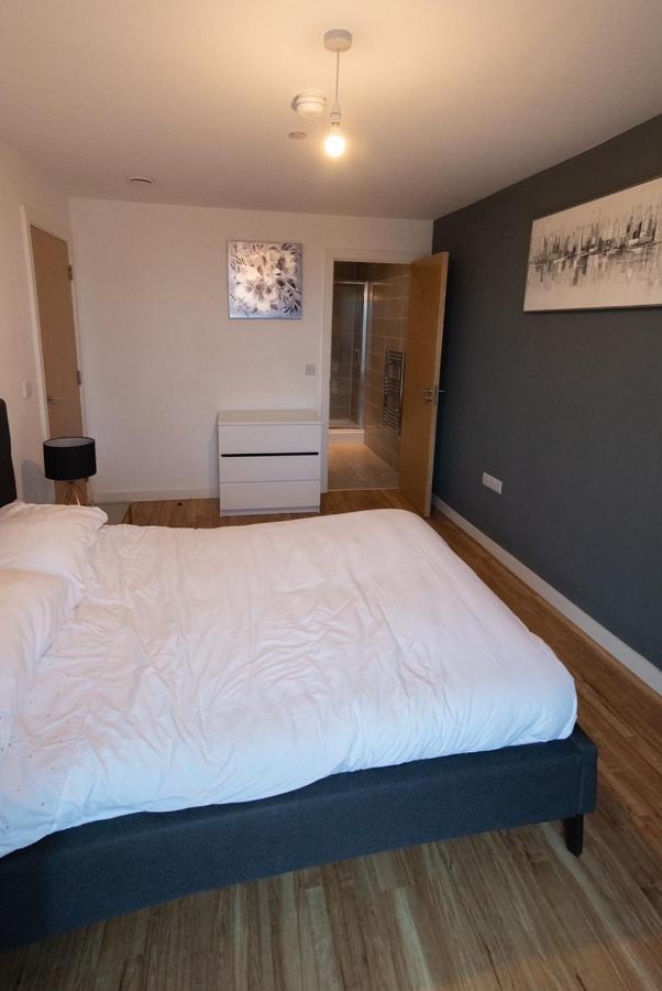 Hallsphere - Stunning Apartment Salford Quays Манчестер Екстер'єр фото