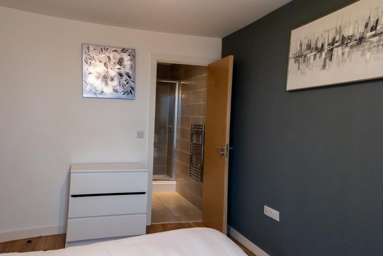Hallsphere - Stunning Apartment Salford Quays Манчестер Екстер'єр фото